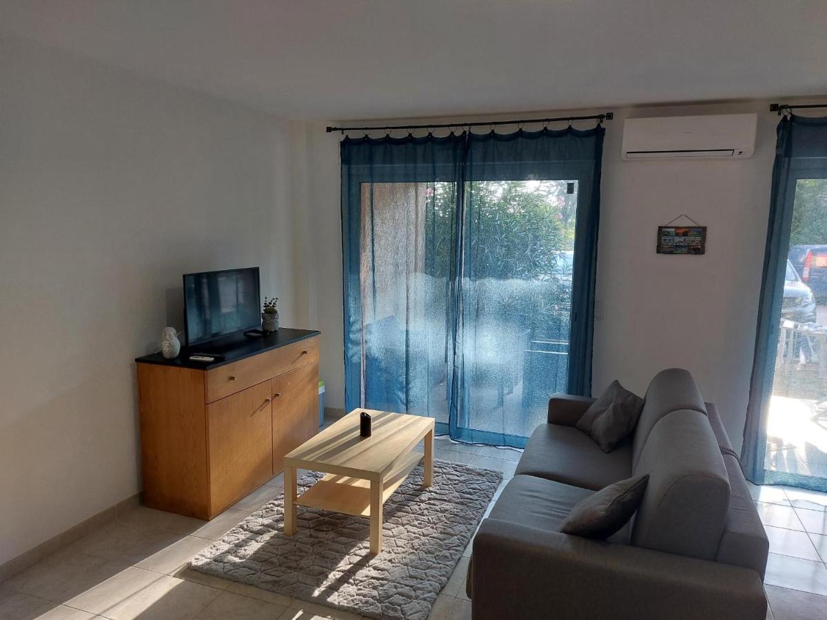 Nouvel Location D'Un Bel Appart T2 Climatise Et Meuble Au Rdch Avec Piscine Dans Residence Les Melody Santa-Maria-Poggio  Exterior foto