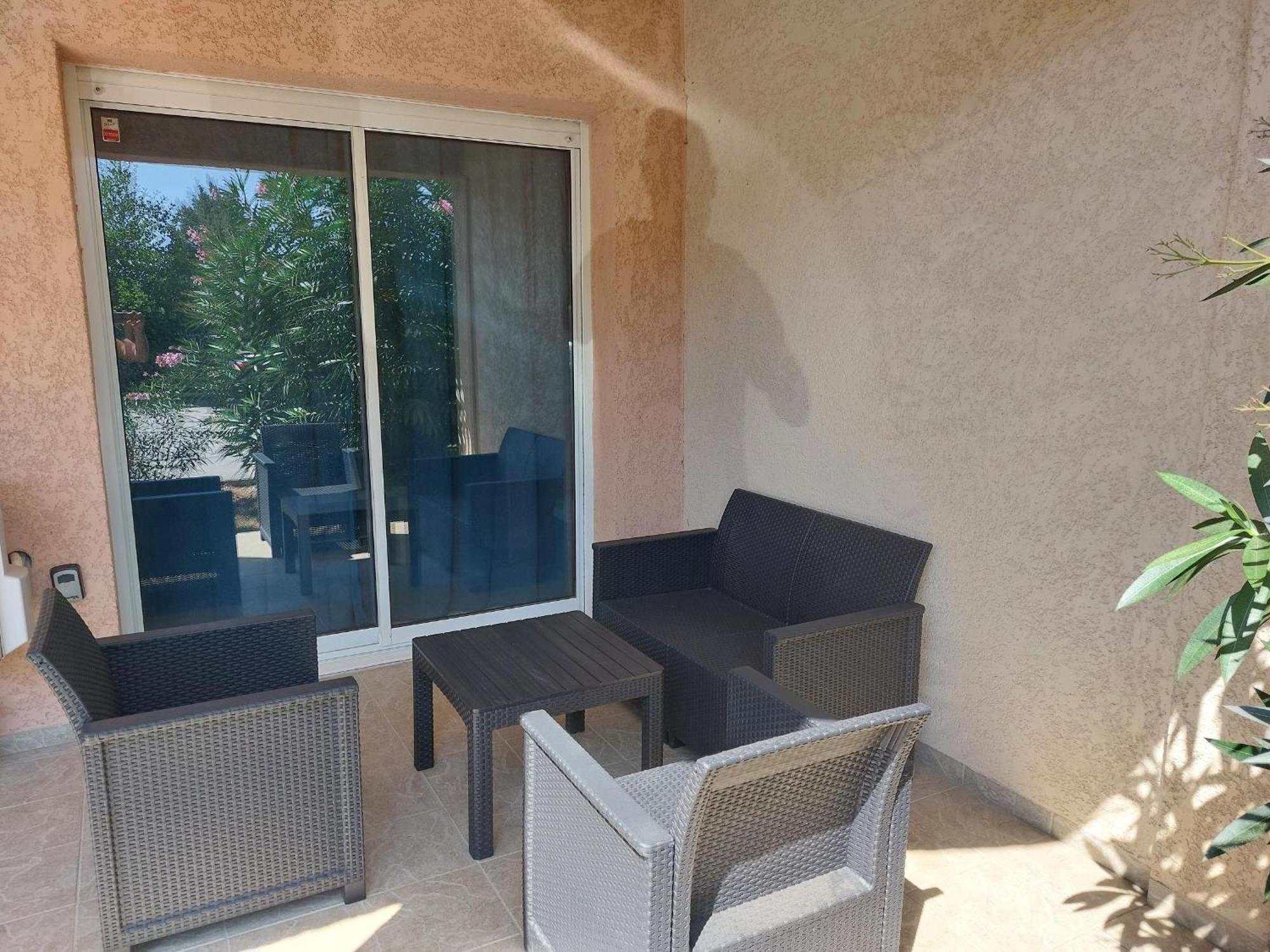 Nouvel Location D'Un Bel Appart T2 Climatise Et Meuble Au Rdch Avec Piscine Dans Residence Les Melody Santa-Maria-Poggio  Exterior foto